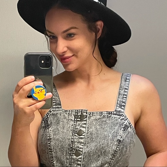 Meet your Posher, Kayla - Picture 1 of 1